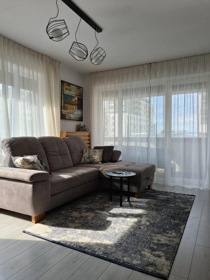Tonic Coresi Apartment